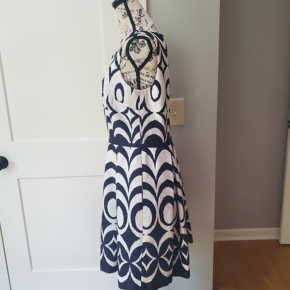 Classy Summer Dress - Picture 4 of 7